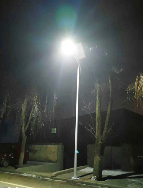 积石山县铁门关太阳能路灯项目