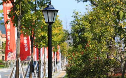 铁门关装庭院灯避坑指南：庭院路灯防雷接地要点