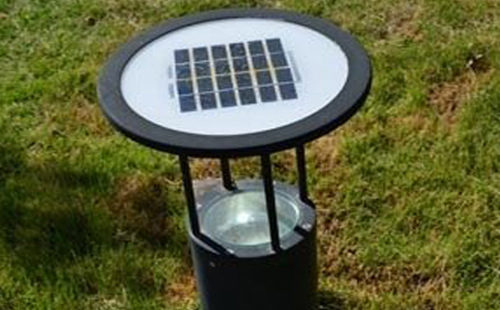 别墅庭院氛围营造：铁门关草坪灯选型与布光技巧